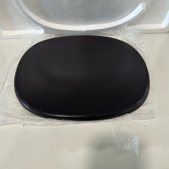 From the treasury of gifts 11 piece nativity set with wood base. - Picture 4 of 8